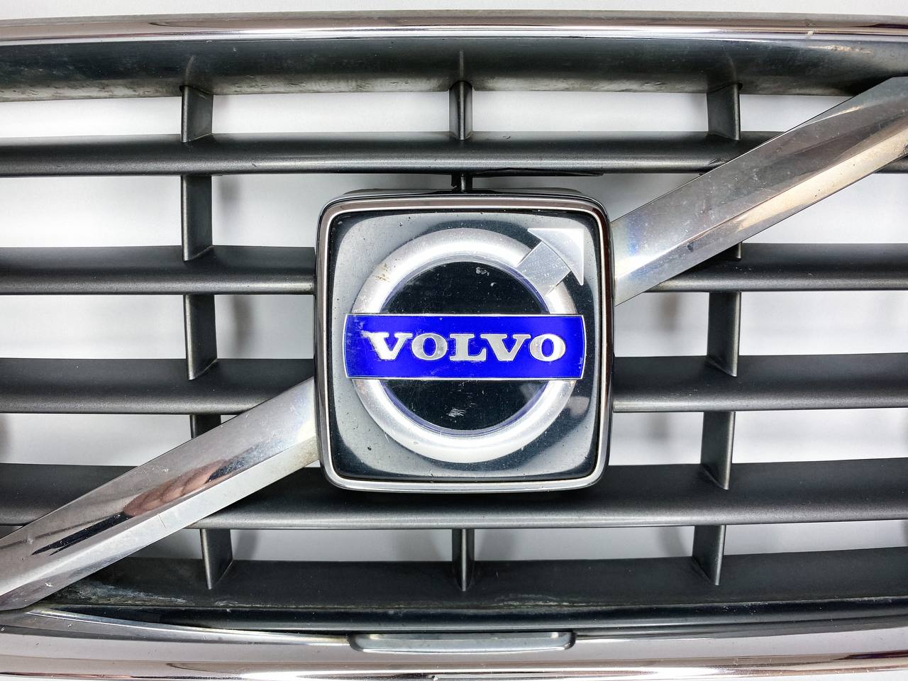 Решетка радиатора Volvo S80
