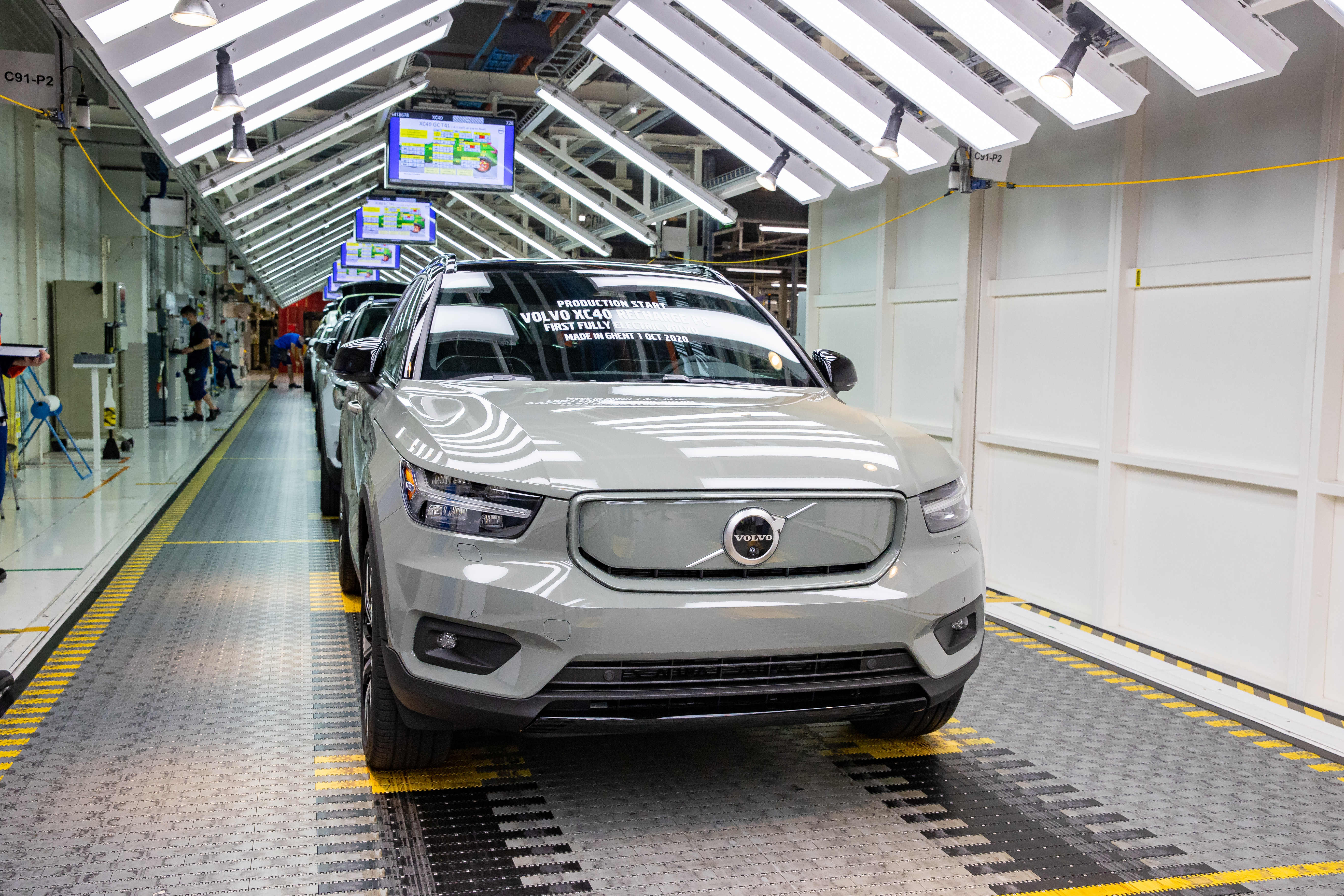 Volvo станет выпускать только электромобили
